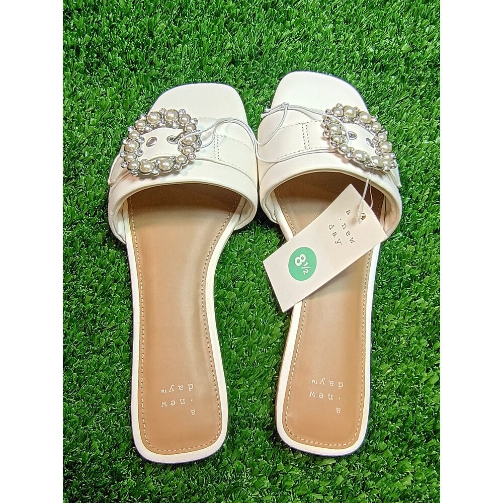 A New Day Kelsey Cream Pearl Buckle Slide Sandals 8.5 NWT - Picture 3 of 6